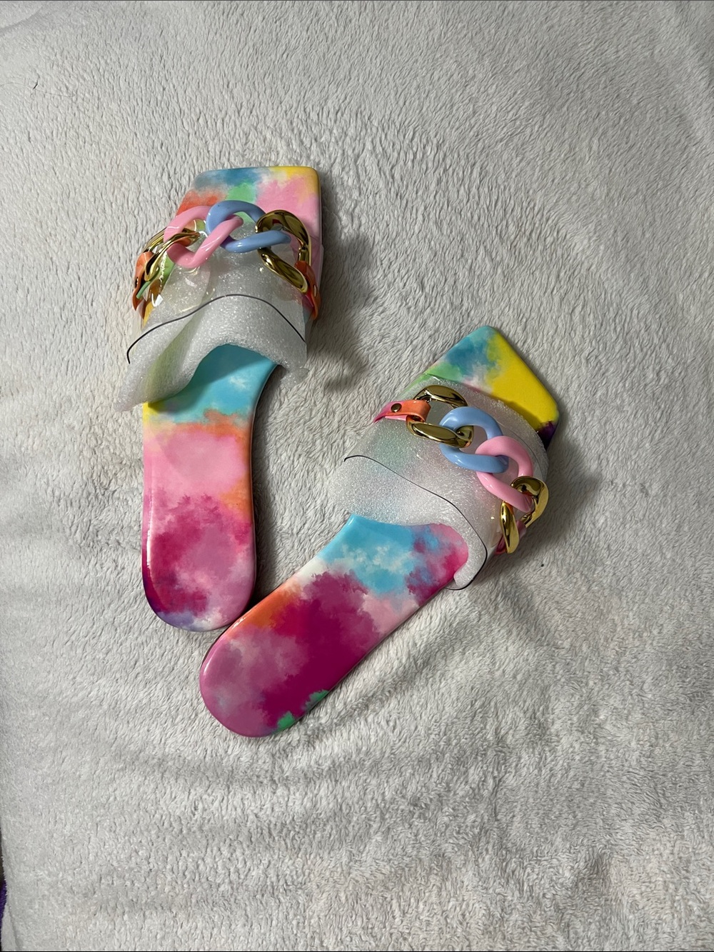 Colorful Tie-Dye Slide Sandals with Chain Accent
